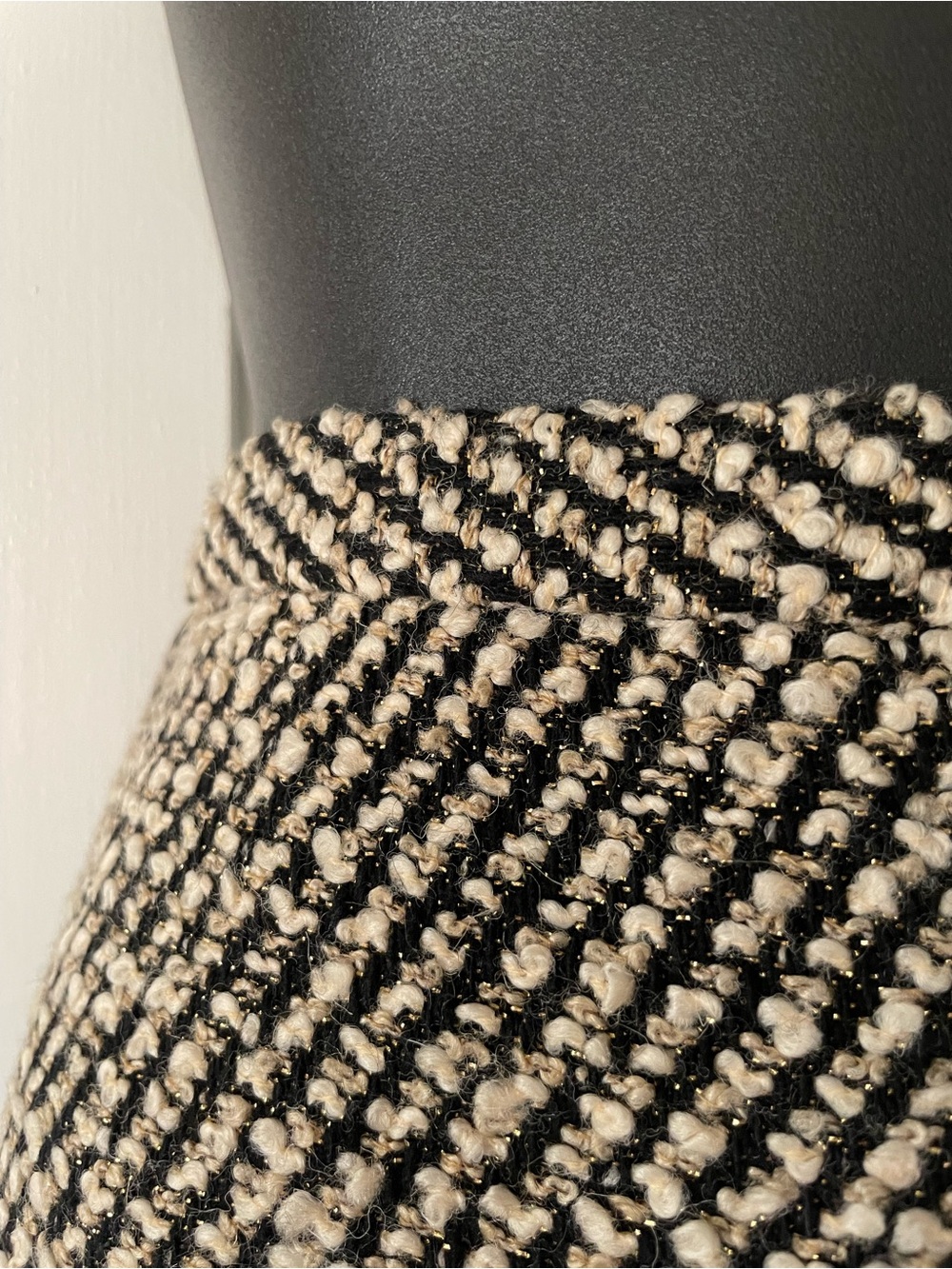 J CREW 2005 Black and Cream Tweed and Metallic Gold Thread Flare Skirt - Picture 4 of 7